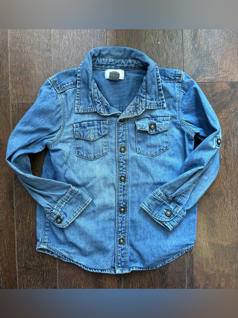 Old Navy Chambray Denim Shirt 
Size 5T